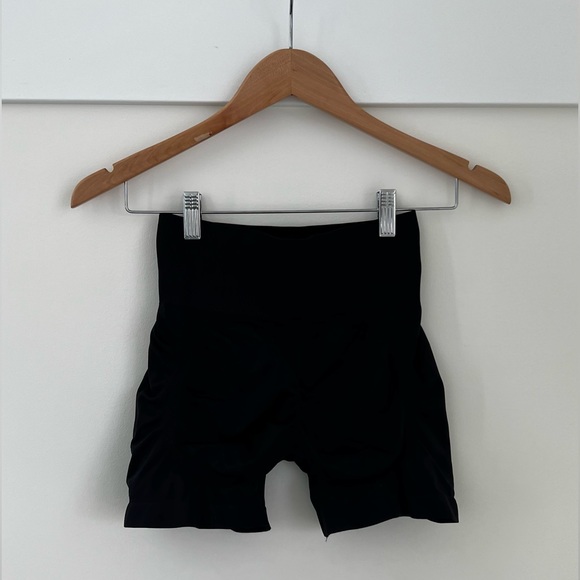 Bo + Tee “Invigorate” Seamless High Waist Mini Shorts In Black - Picture 4 of 4